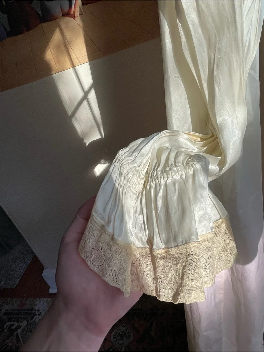 Vintage Silk Robe - Picture 11 of 14